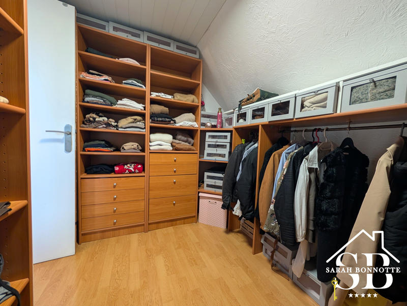 Maison - 95 m² - 5 pièces