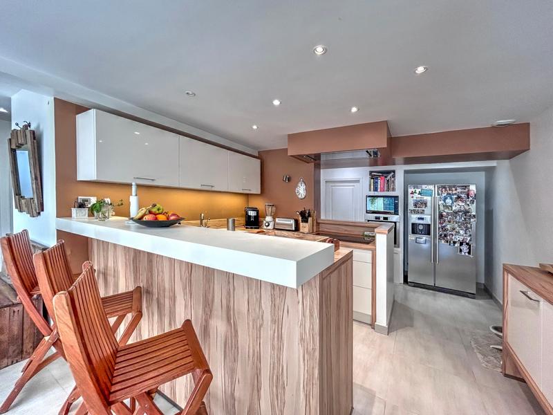 Maison ancienne - 216 m² - 8 pièces