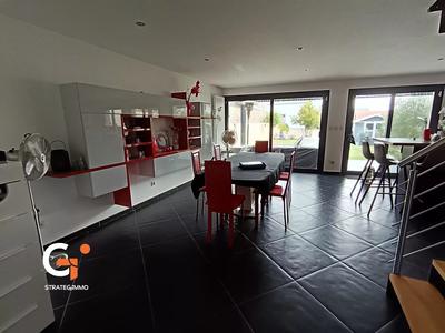 Maison - 195 m² - 8 pièces