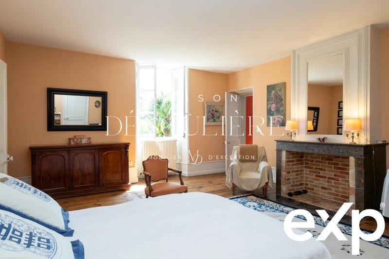 Maison - 300 m² - 7 pièces