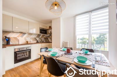 Chambre - 12 m² - 1 pièce