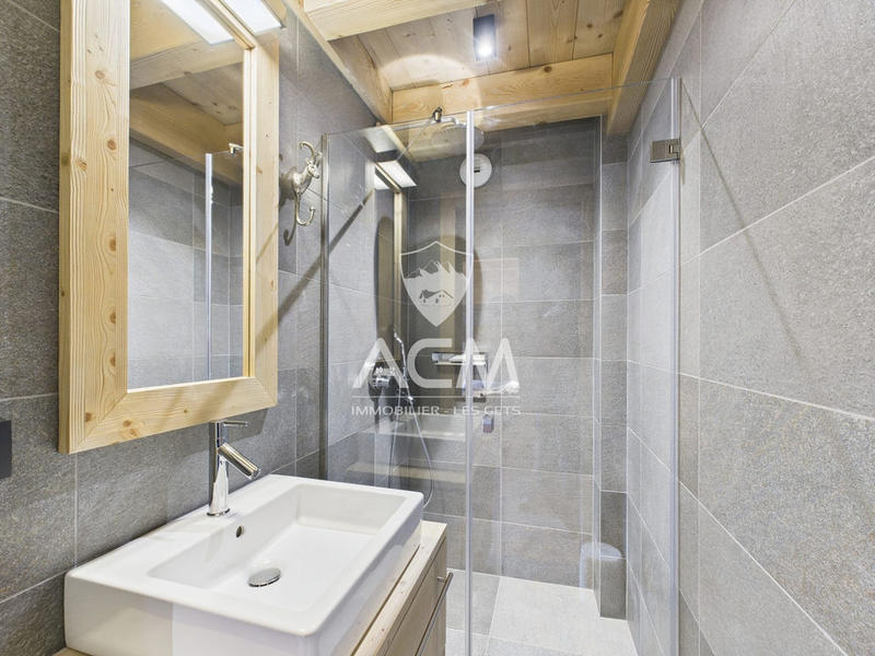 Châlet - 221 m² - 8 pièces