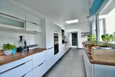 Maison - 200 m² - 9 pièces