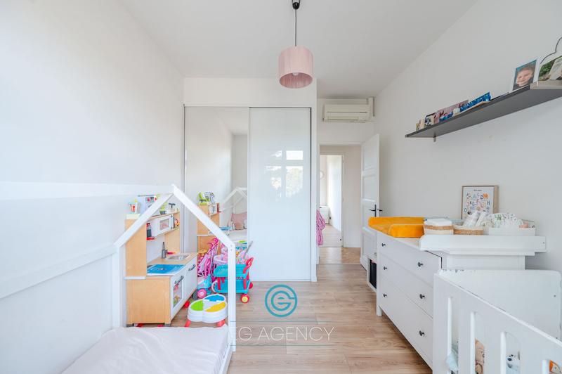 Appartement - 82 m² - 4 pièces