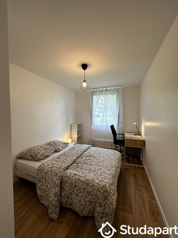 Chambre - 11 m² - 1 pièce