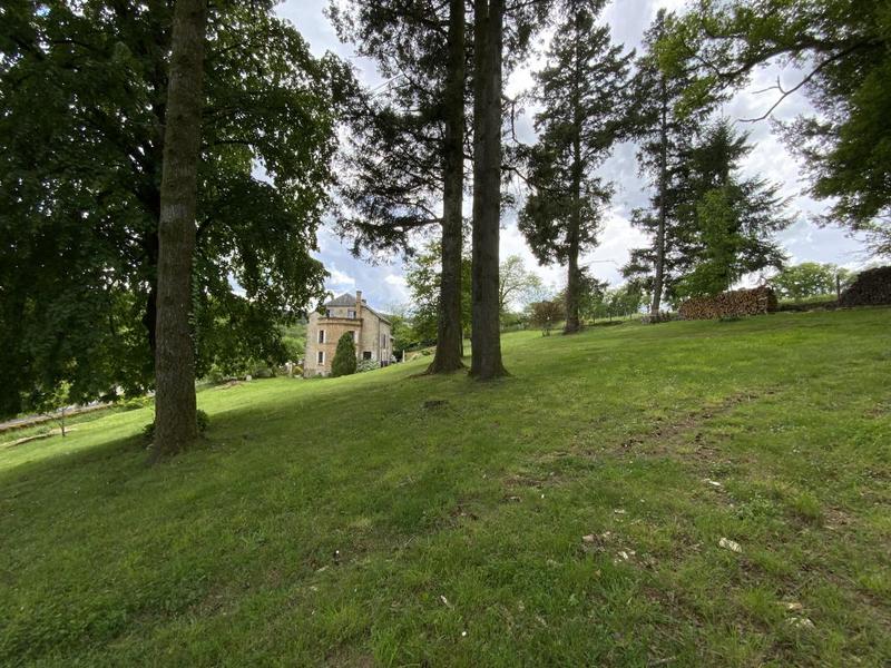 Maison - 235 m² - 9 pièces