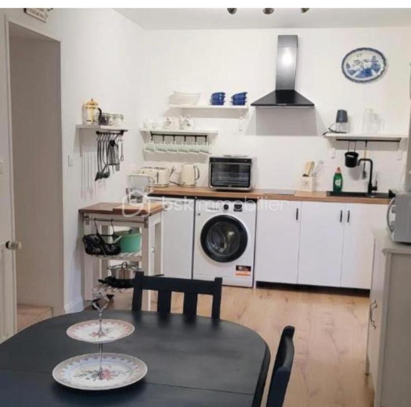 Maison de village - 330 m² - 10 pièces