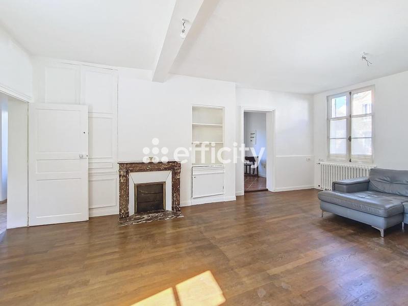 Maison - 220 m² - 8 pièces