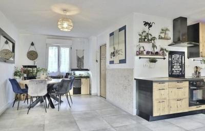 Maison - 106 m² - 6 pièces