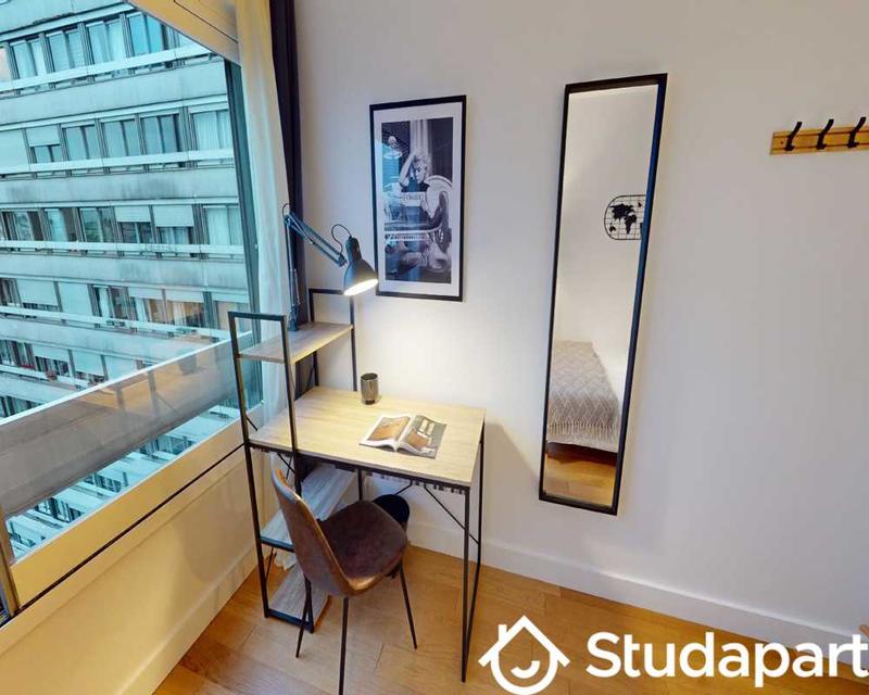 Chambre - 100 m² - 1 pièce