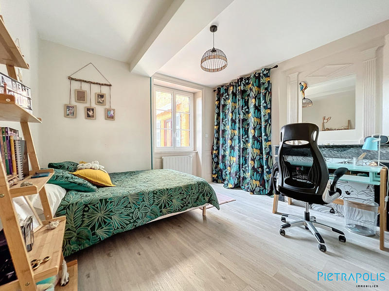 Appartement - 132 m² - 6 pièces