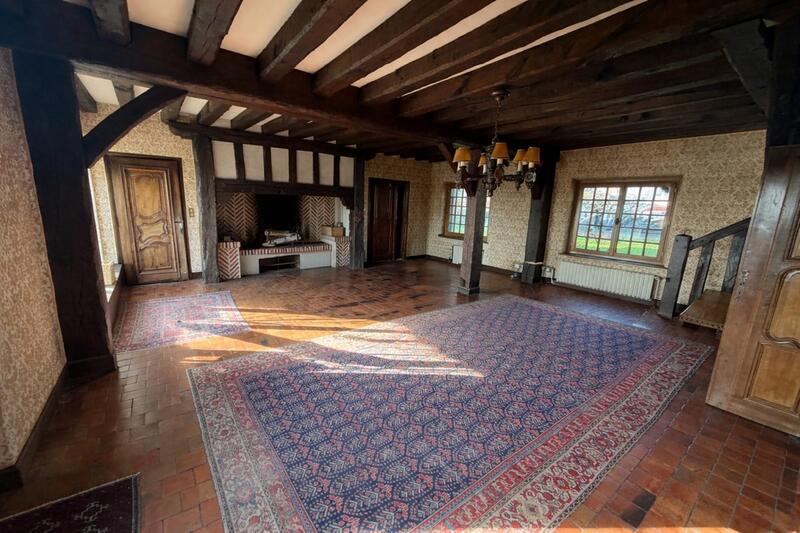 Maison - 233 m² - 9 pièces