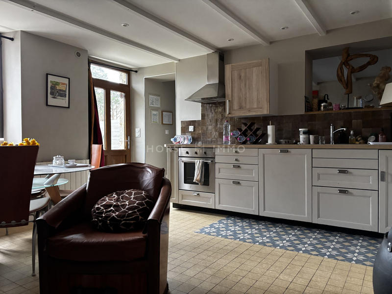 Maison - 210 m² - 8 pièces