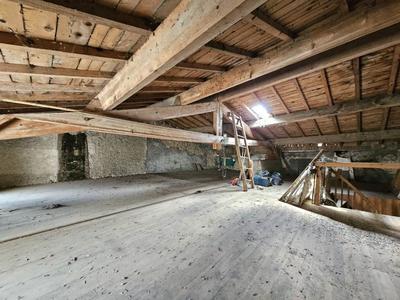 Maison - 368 m² - 8 pièces