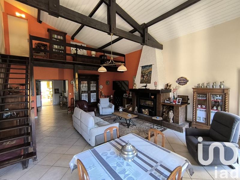 Maison - 230 m² - 9 pièces