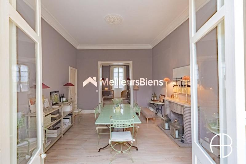Maison bourgeoise - 208 m² - 6 pièces