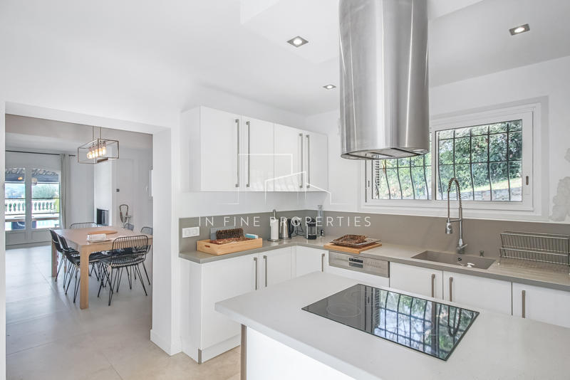 Maison - 180 m² - 6 pièces