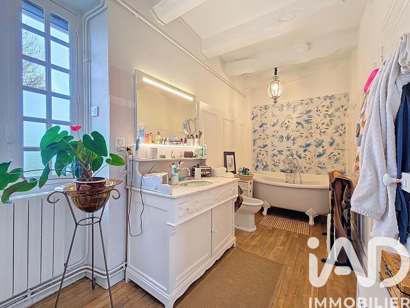 Maison - 368 m² - 10 pièces