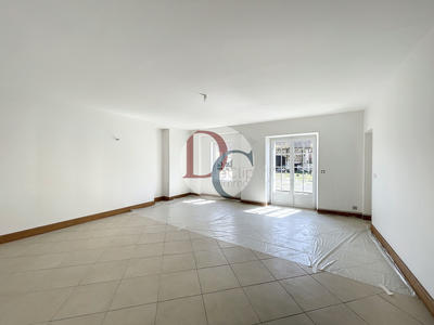 Maison - 316 m² - 11 pièces