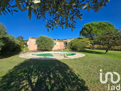 Maison - 228 m² - 9 pièces