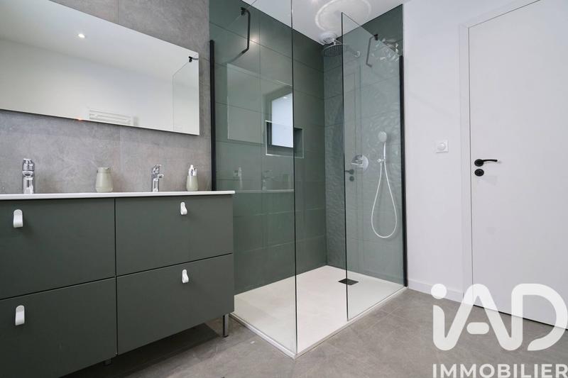 Maison - 210 m² - 6 pièces