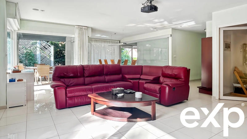 Maison - 168 m² - 7 pièces