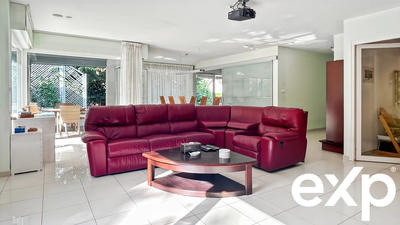 Maison - 168 m² - 7 pièces