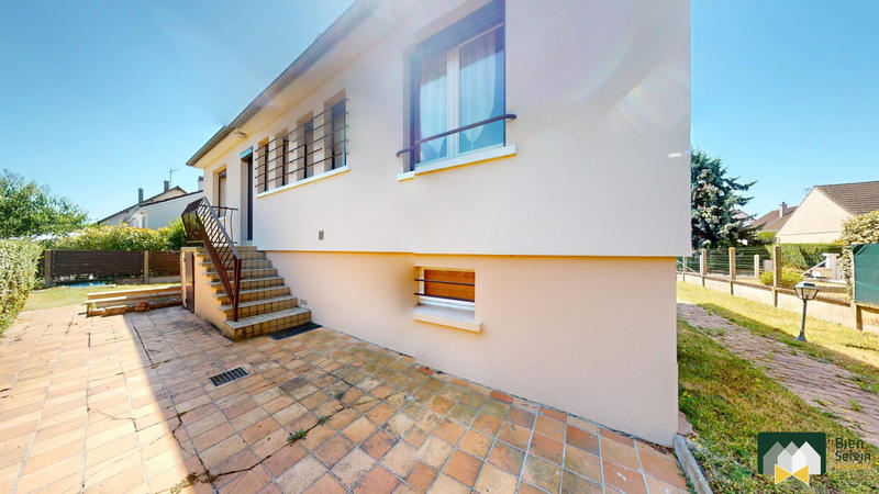 Maison traditionnelle - 76 m² - 4 pièces