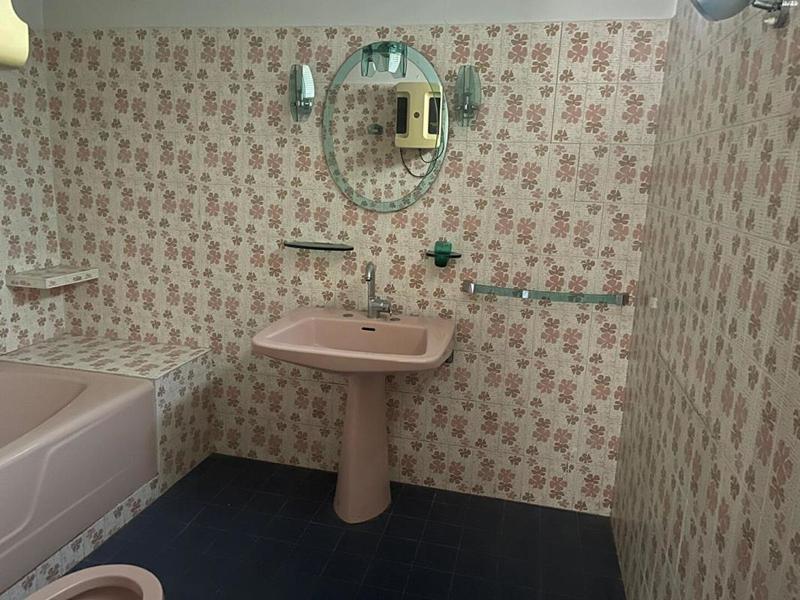 Maison - 221 m² - 8 pièces