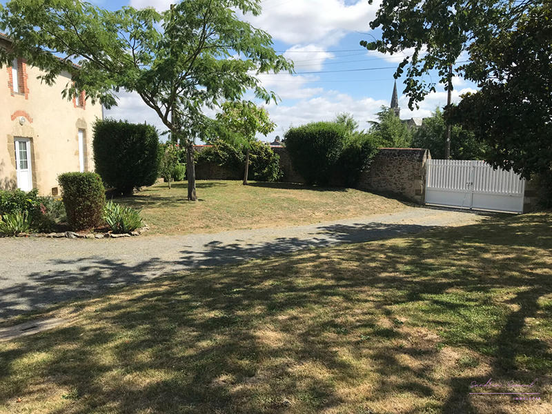 Maison - 168 m² - 9 pièces