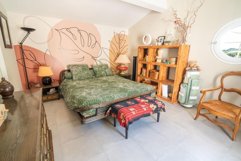 Maison - 268 m² - 7 pièces