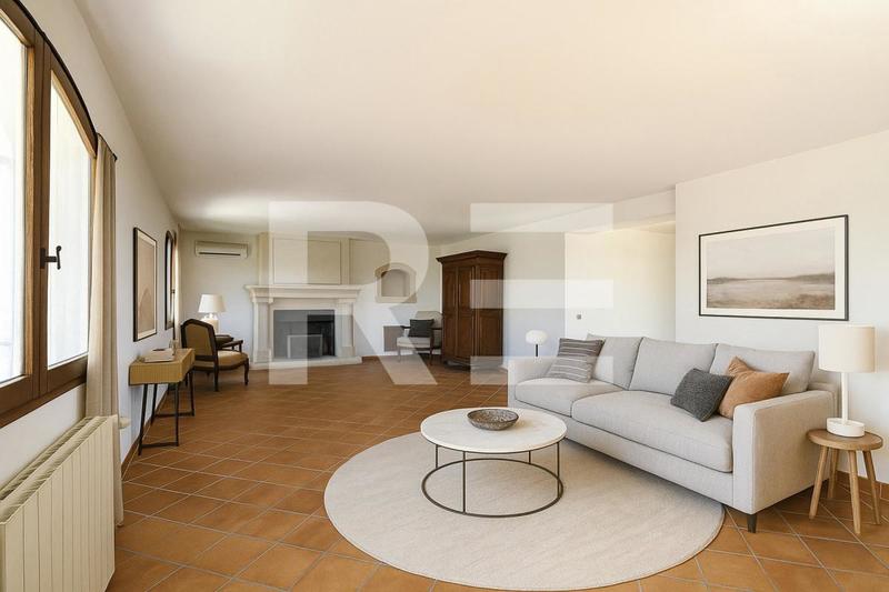 Maison - 250 m² - 14 pièces