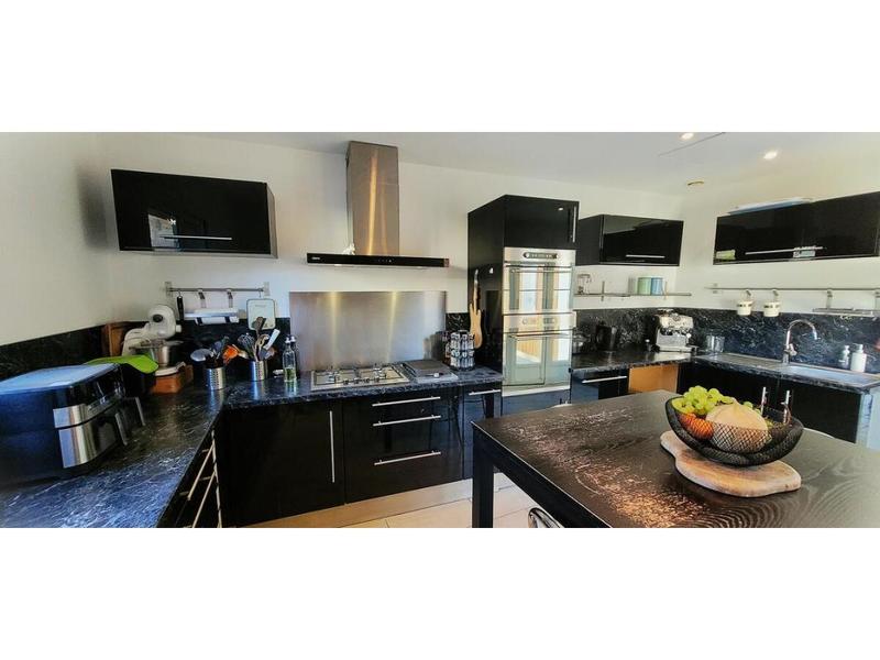 Maison - 168 m² - 5 pièces