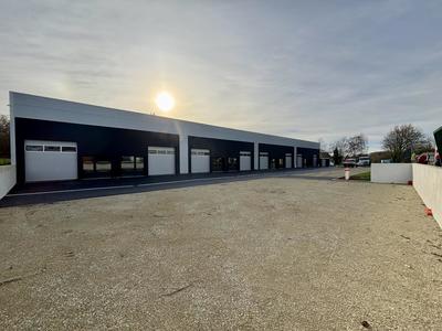 Bureau - 390 m² - 1 pièce