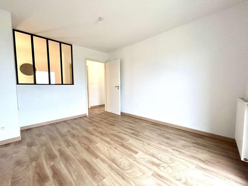 Appartement - 80 m² - 5 pièces