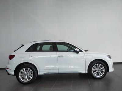 Audi Q3 45 TFSIe 245 ch s tronic 6 s line