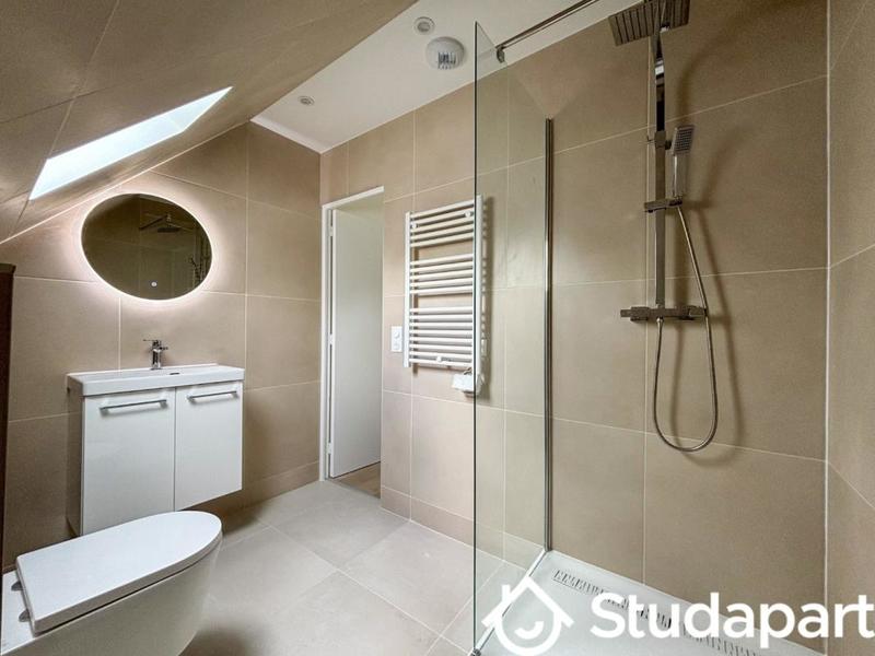 Chambre - 11 m² - 1 pièce