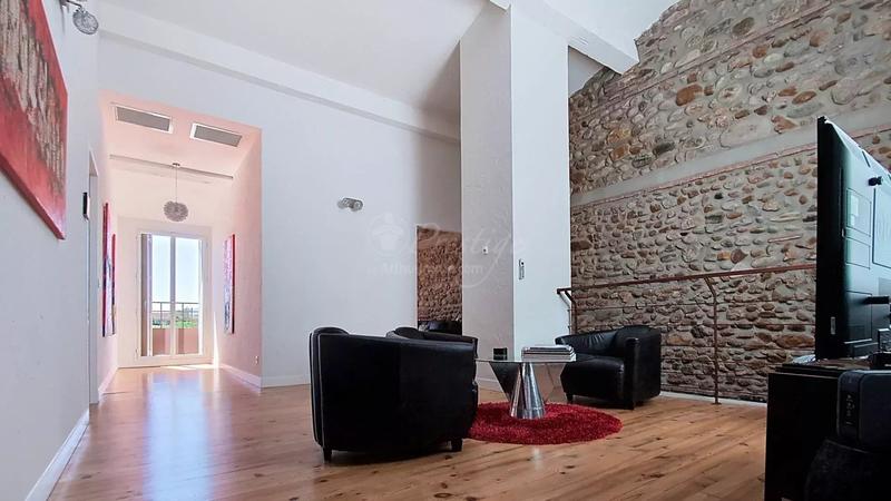 Maison - 214 m² - 6 pièces