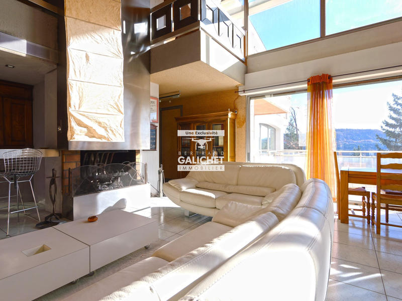 Maison - 412 m² - 8 pièces