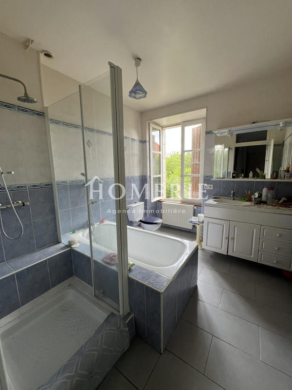 Maison de village - 253 m² - 10 pièces