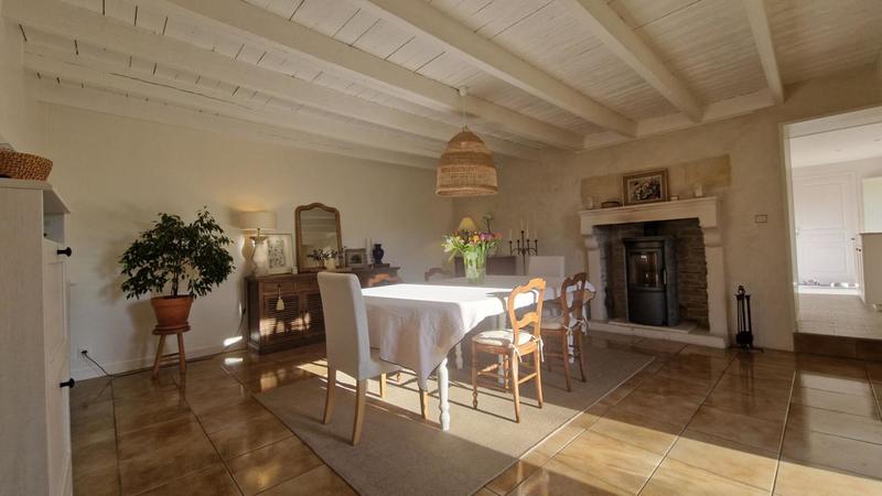 Maison - 204 m² - 7 pièces