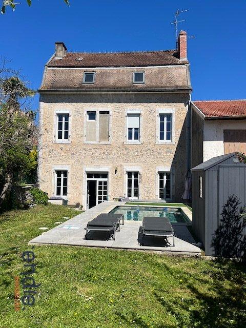 Appartement - 164 m² - 5 pièces