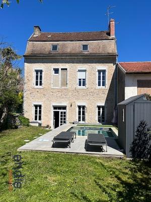 Appartement - 164 m² - 5 pièces