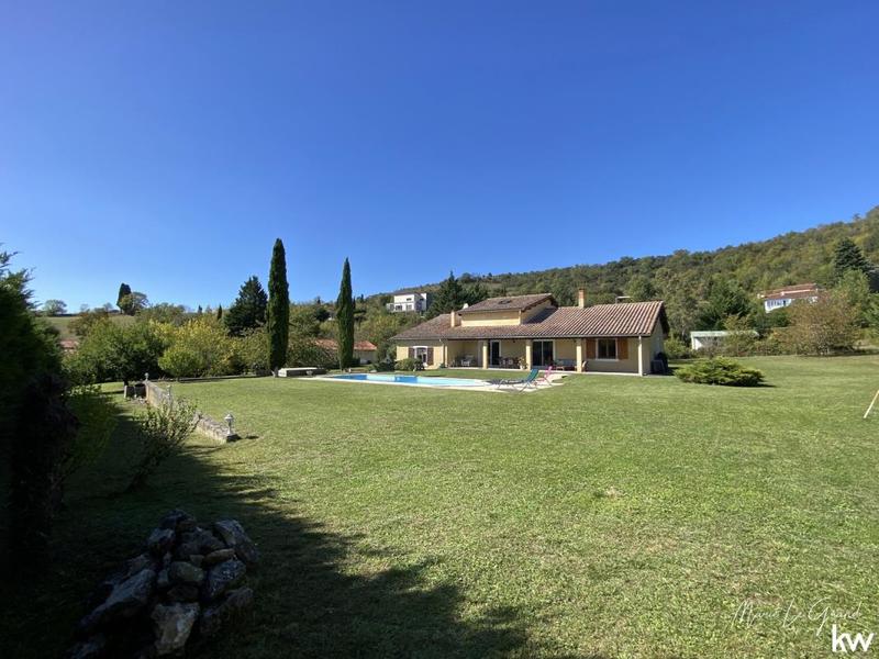 Maison - 146 m² - 6 pièces