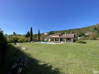 Maison - 146 m² - 6 pièces