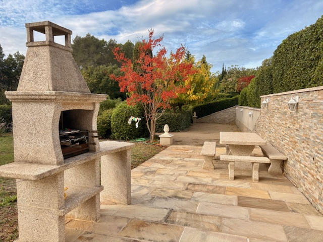 Propriété - 137 m² - 4 pièces