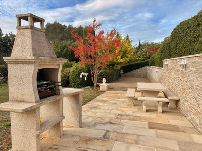 Propriété - 137 m² - 4 pièces