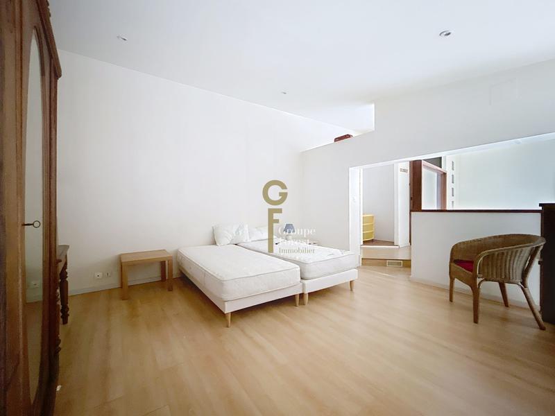 Maison - 226 m² - 6 pièces