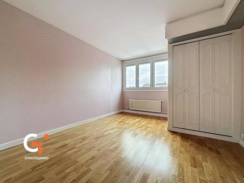 Appartement - 136 m² - 6 pièces