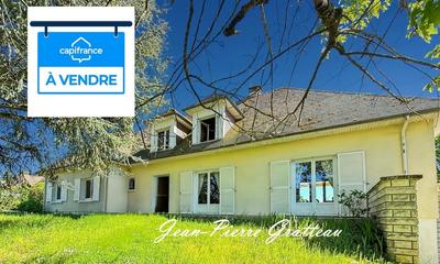 Maison - 317 m² - 10 pièces